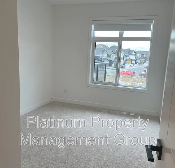 562 Seton Cir SE #402 — Photo 8