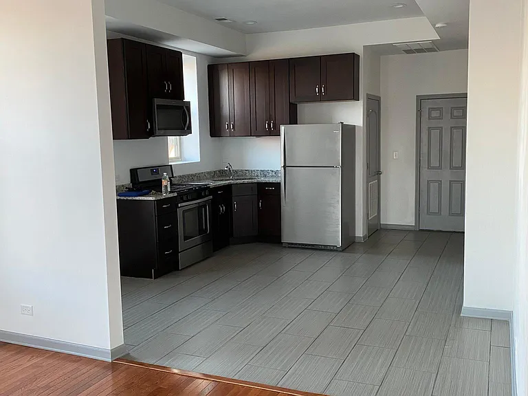 2301 W Cullerton St #2F — Photo 5