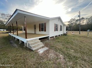 15717 Paul Coleman Rd, Moss Point, MS 39562