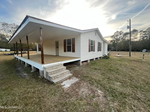 15717 Paul Coleman Rd, Moss Point, MS 39562