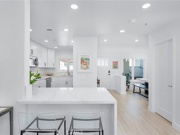 5th image of 401 Seaward Rd APT 2