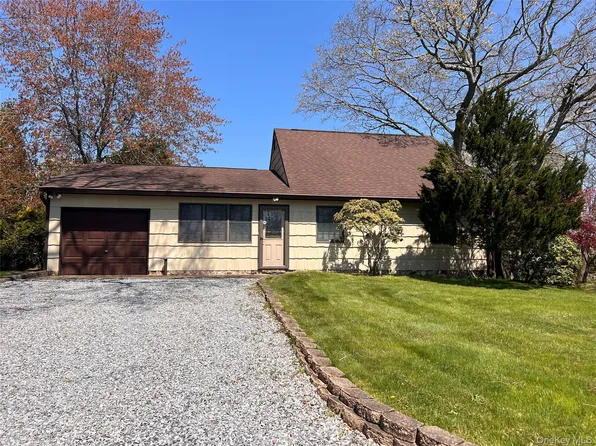 27 W Tiana Road #A, Hampton Bays, NY 11946