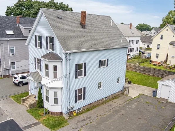 11 Carlton St, Peabody, MA 01960