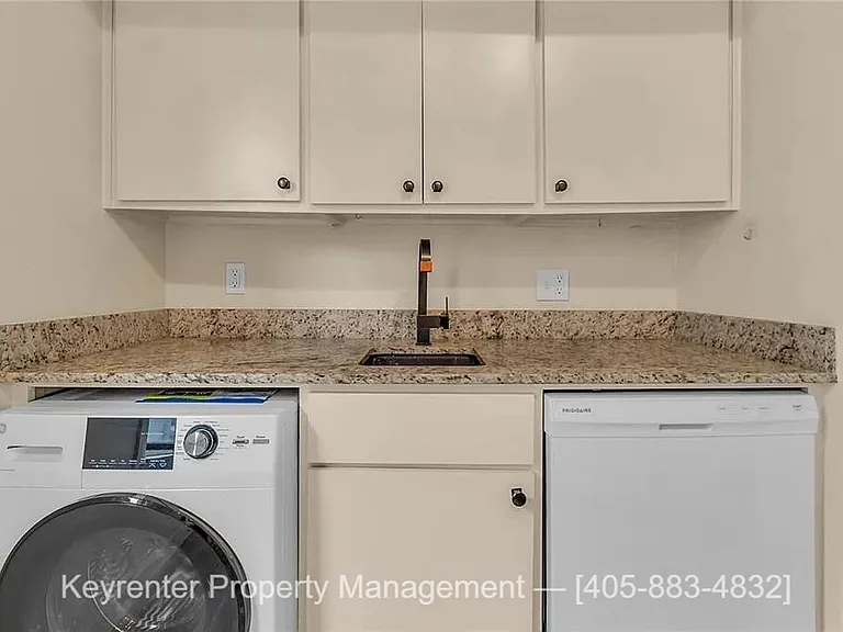 1838 NW 11th St #6 — Photo 2