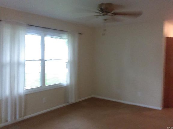 5th image of 221 Inverness Ave