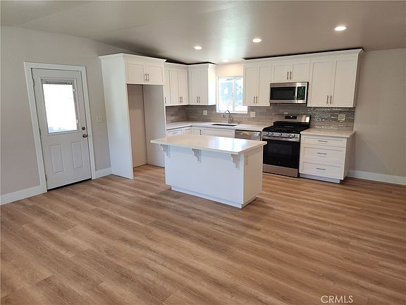 4th image of 13 Meadowview Dr