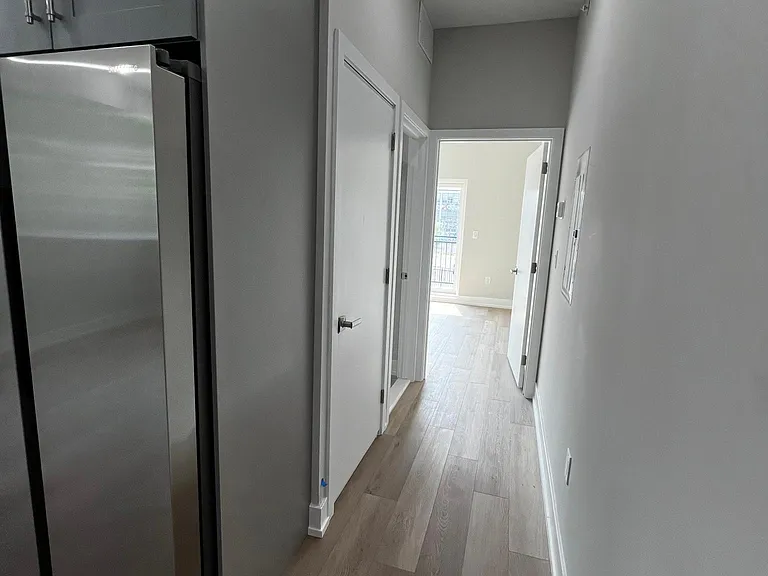 719 N 35th St #6 — Photo 4