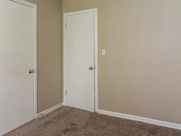 320 S Yale Ave — Photo 9