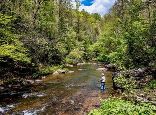 2143 Rabbit Hop Rd, Spruce Pine, NC 28777