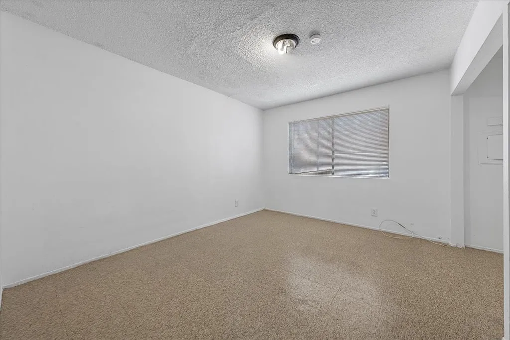 521 S Maryland Pkwy A16 - A16 — Photo 4
