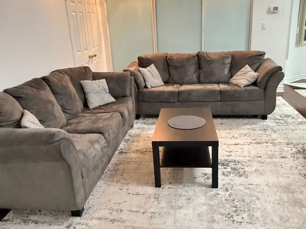 5 Lisa St #409, Brampton, ON L6T 4T4