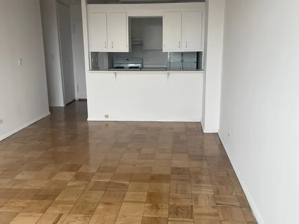 200 East 72nd Street image 1 of 12