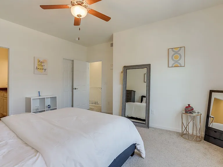 1742 W 52nd Ct — Photo 13