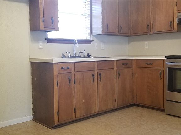 5th image of 5794 Pine Hill Dr