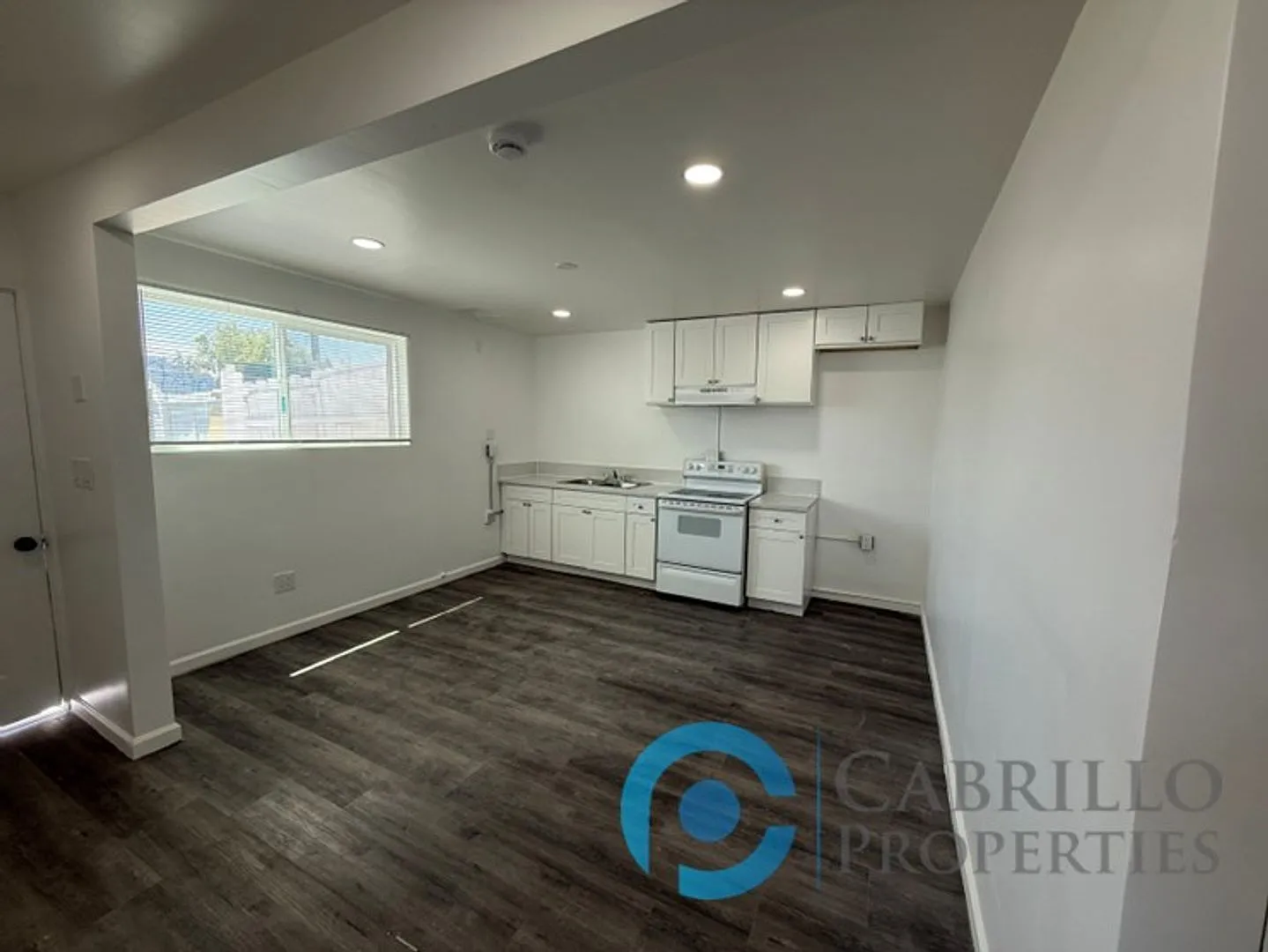 3 bed, 1.0 bath, $2,900 — Photo 3