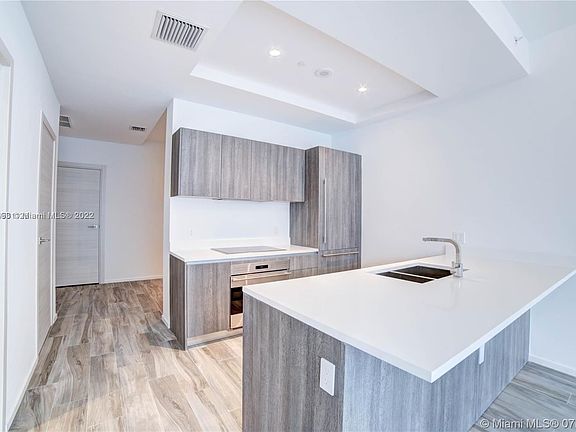 5th image of 801 S Miami Ave Unit 4807
