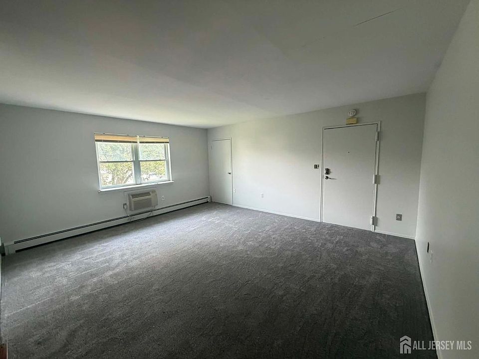 1st image of 289 Main St APT 6D
