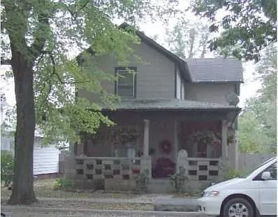 205 W Newell St photo 1