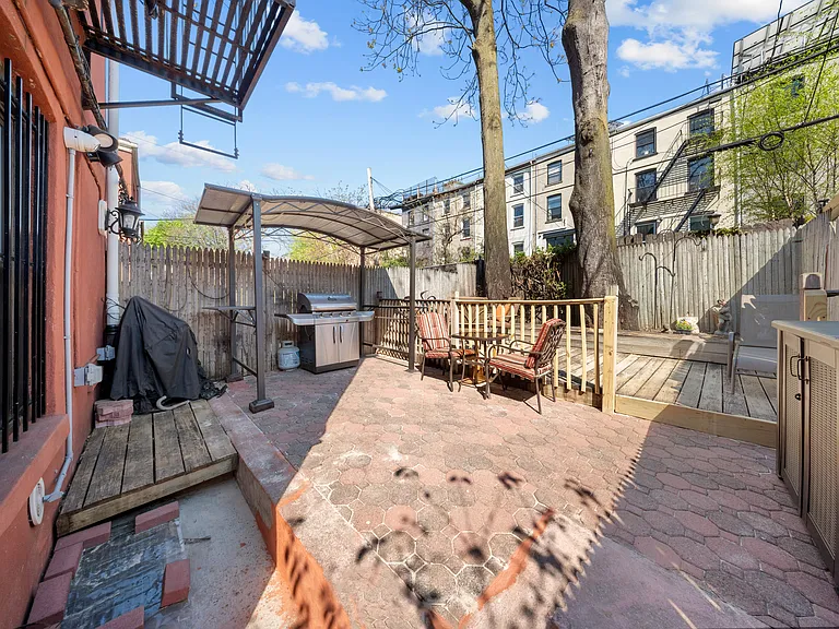 419 Hancock St #1 — Photo 22
