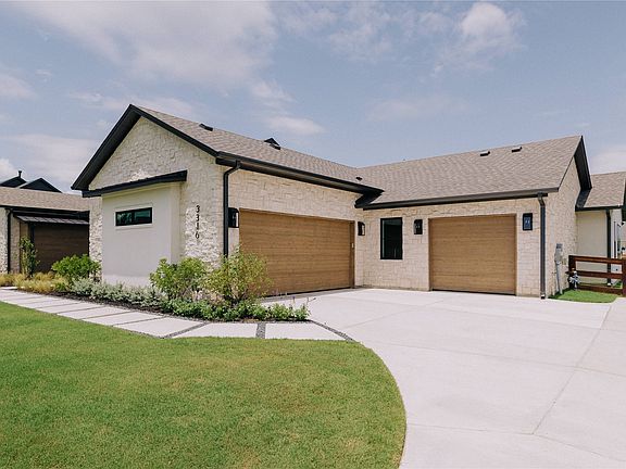 2nd image of 3316 Cambridge Dr