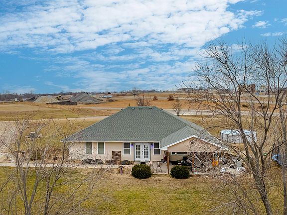 2nd image of 2010 Suffolk Rd