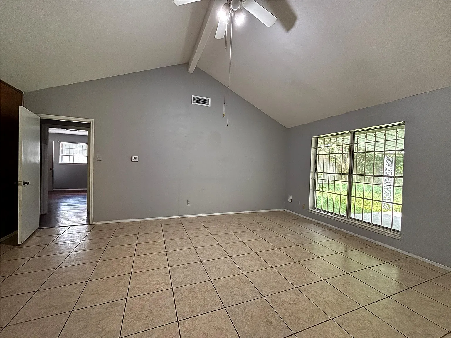 4 bed, 2.0 bath, 1793 sqft, $1,850 — Photo 2