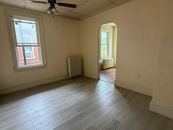 2nd image of 709 Pennsylvania Ave Unit 2