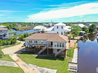 1053 Deer Dr, Bay Saint Louis, MS 39520