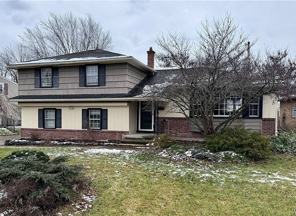 1st image of 115 Millbrook Dr