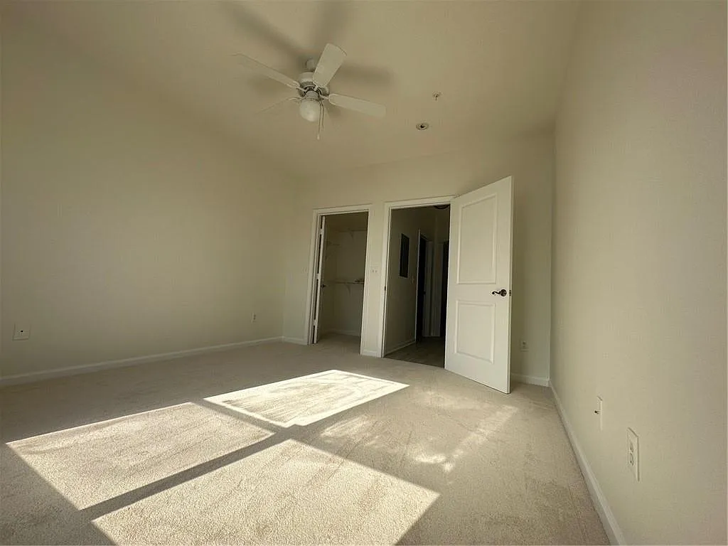 1 bed, 1.0 bath, 800 sqft, $2,100 — Photo 2