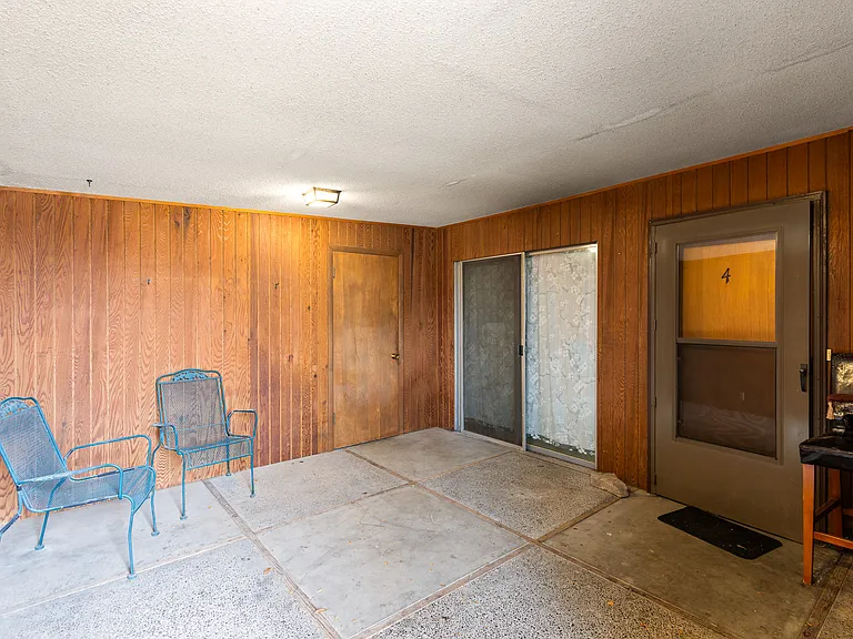 595 S Fisher Ave #1-8 — Photo 8