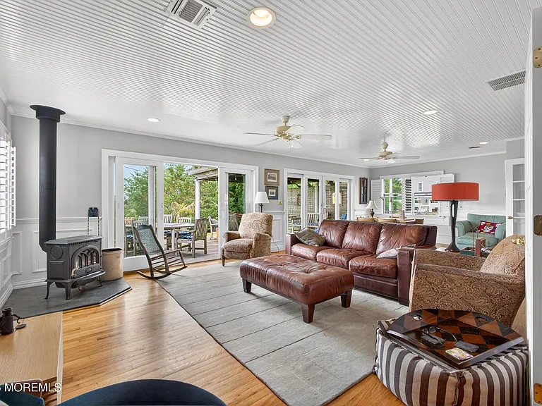 20 Bayonne Ave — Photo 9