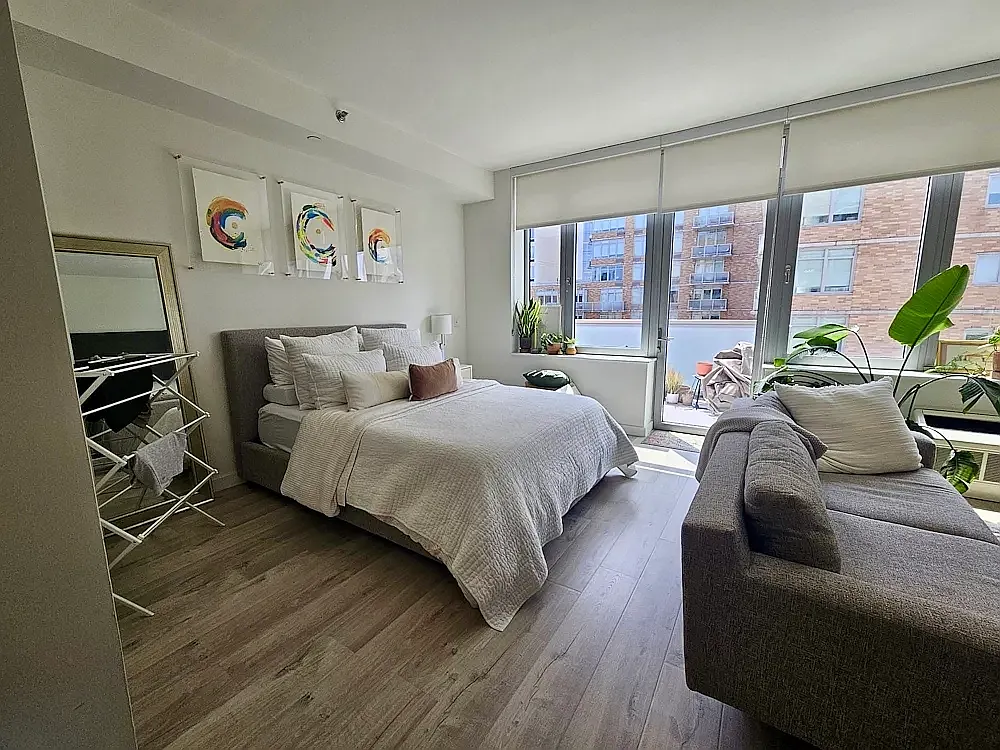 180 Myrtle Avenue — Photo 2