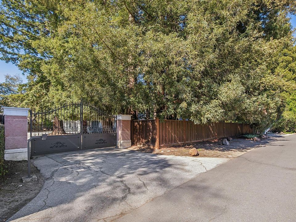 1st image of 142 Patricia Dr