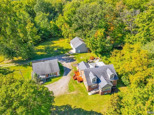 24915 Saint Paul Blvd, Harrison Township, MI 48045