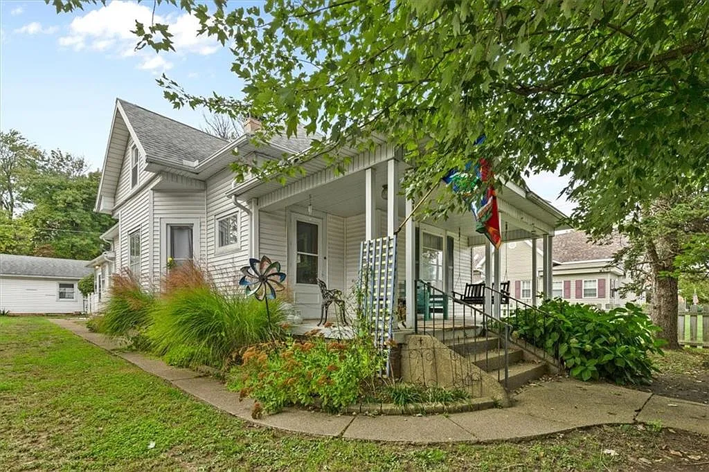 512 N Forest Ave photo 1