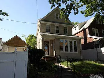199-10 109th Avenue in Hollis