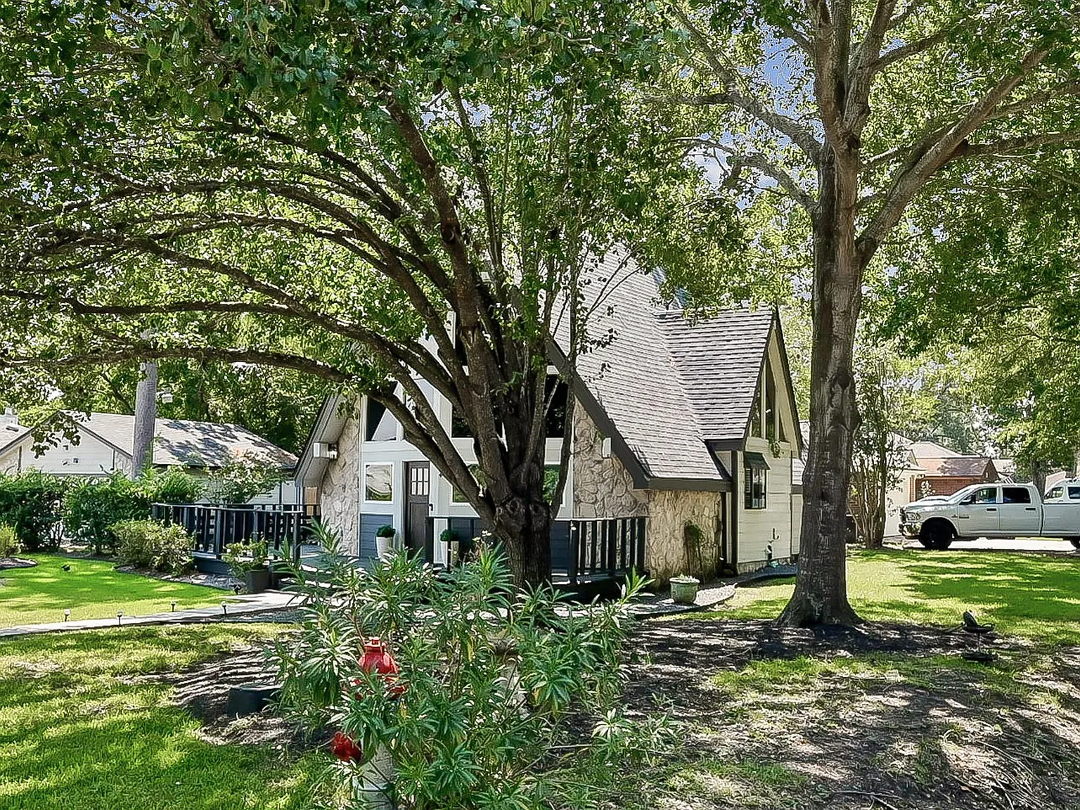 3 bed, 2.0 bath, 1785 sqft, $2,450 — Photo 4