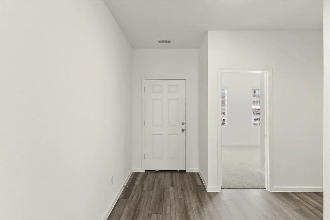 3 bed, 1636 sqft, $2,200 — Photo 3