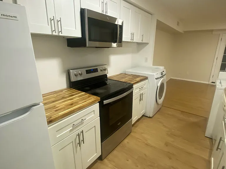 230 Hill Rise — Photo 1