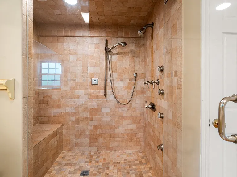 141 Westgate Rd — Photo 29