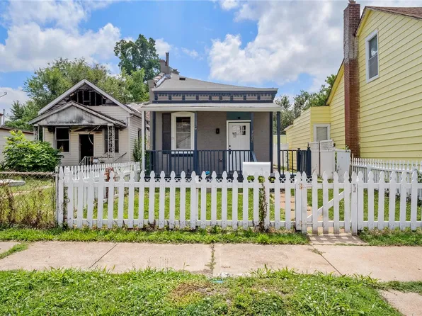 7820 Virginia Ave, Saint Louis, MO 63111