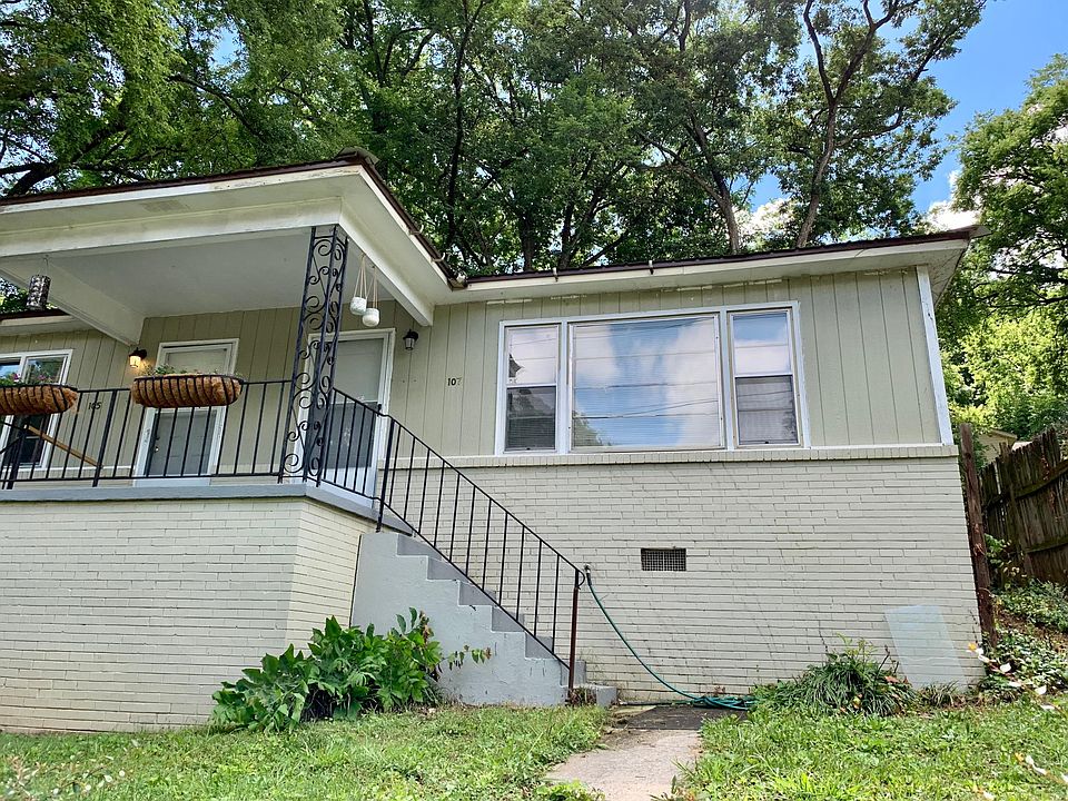 Quaint Bungalow in Five Points