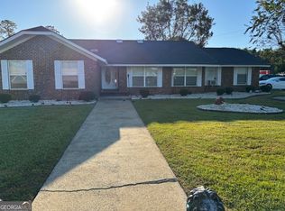 102 Pine Grove Dr, Savannah, GA 31419