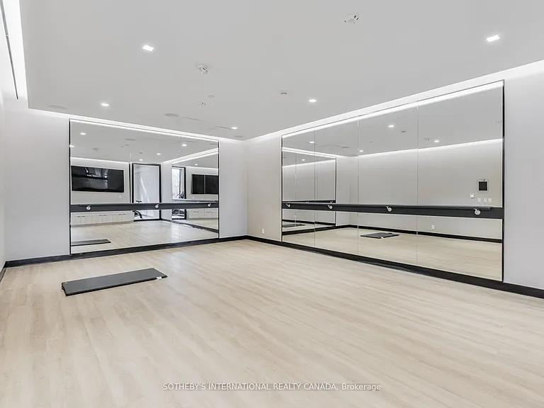 2020 Bathurst St #1221 — Photo 25