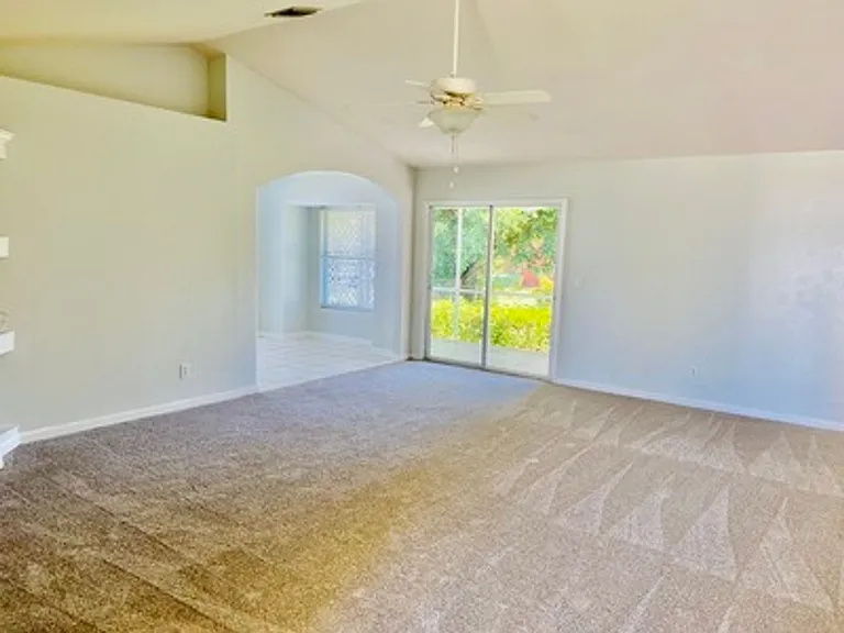 18477 Sunflower Rd — Photo 2