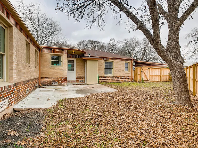 405 Quentin Dr — Photo 24
