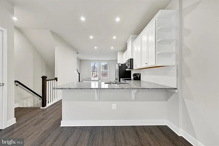 815 Lennox St — Photo 21