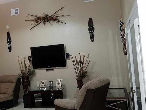 4th image of 1524 Orquidia Ln