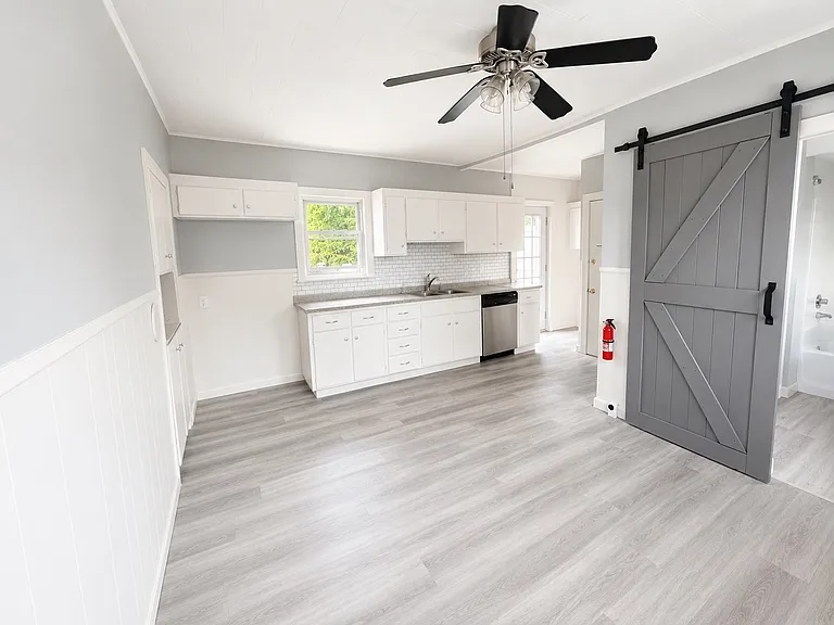 167 Pine St #2 — Photo 4